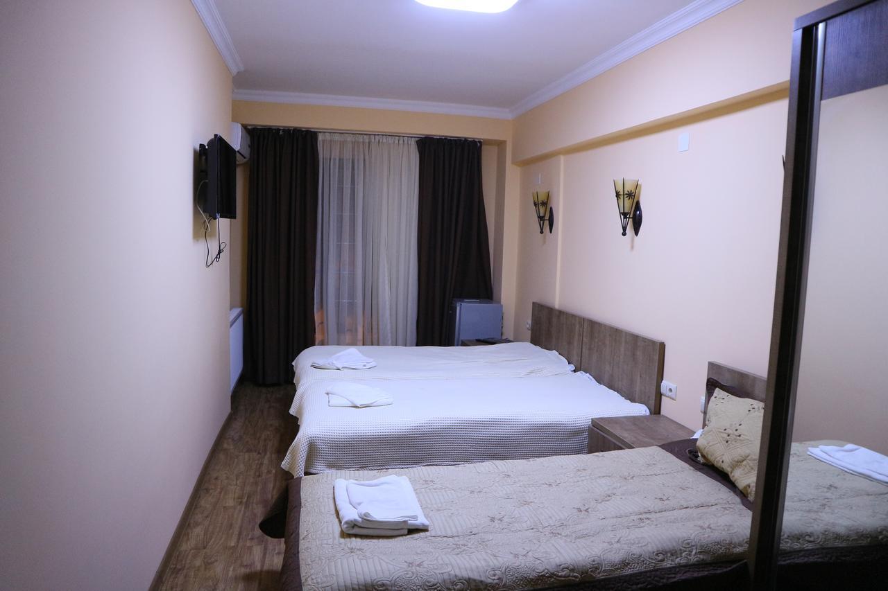 Batusihotel Batumi Exterior photo